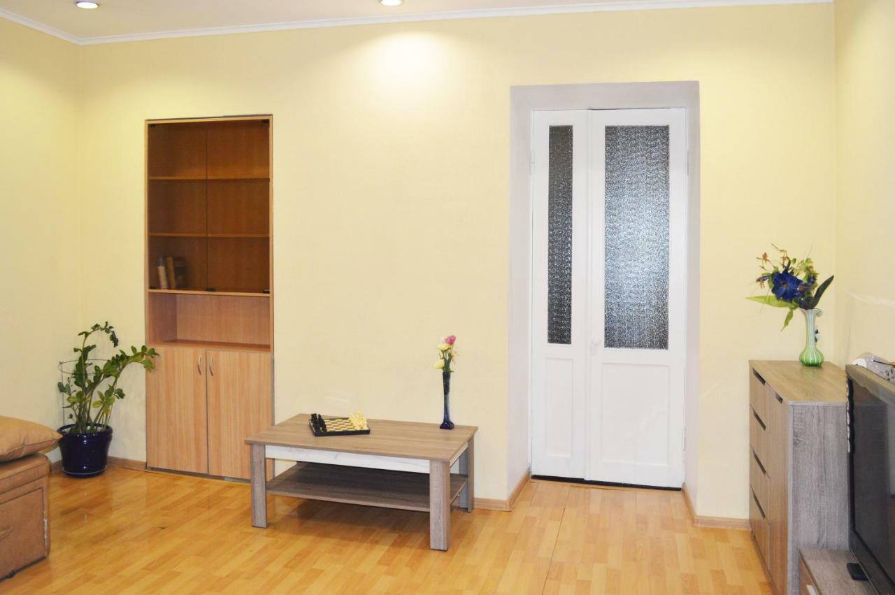 Owl Home Odessa Cozy Spacious Apartment In A Quiet Center Between Deribasovskaya And Privoz מראה חיצוני תמונה